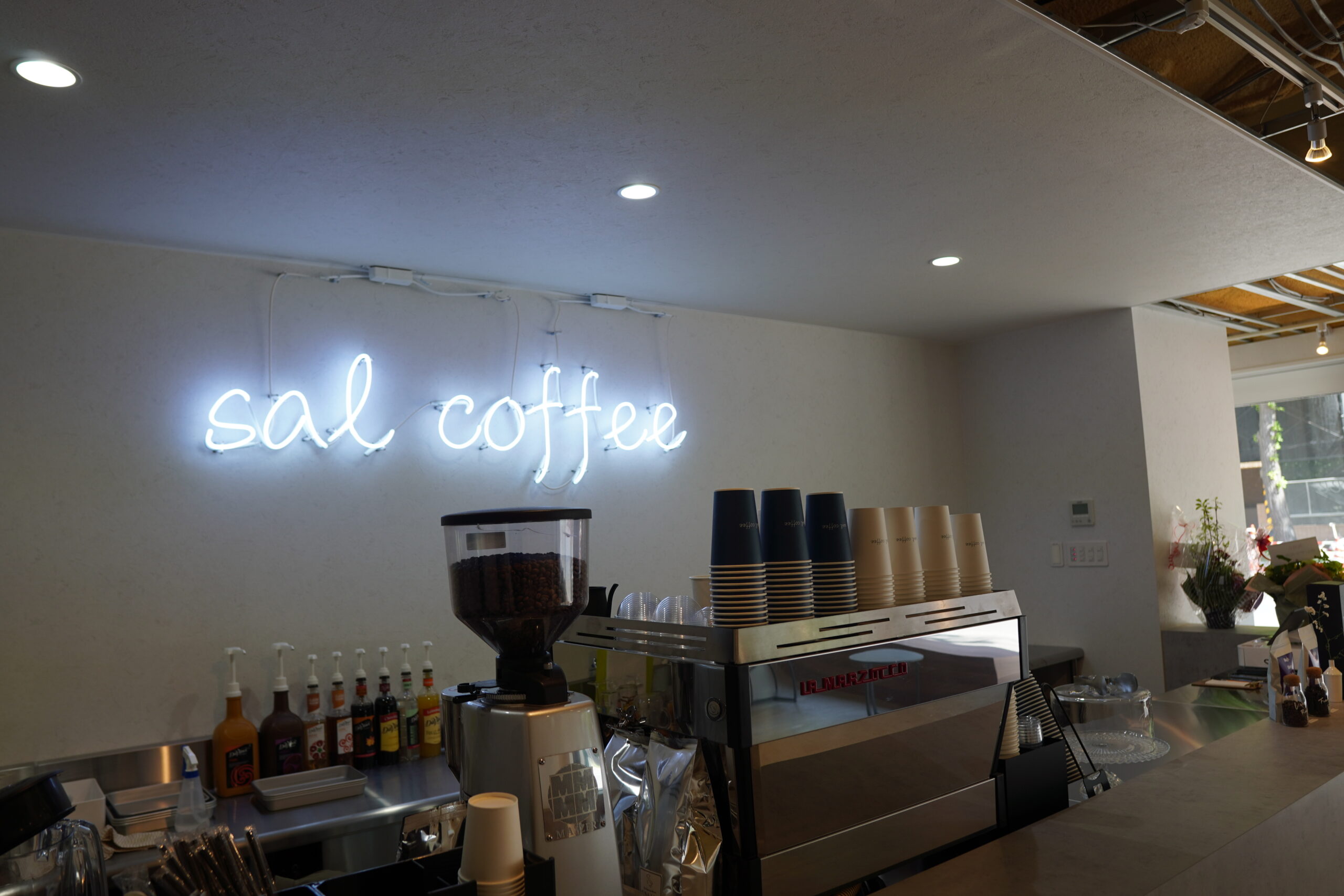Sal Coffee 21年6月1日open 札幌に韓国風のオシャレカフェ 旅歩く 北海道